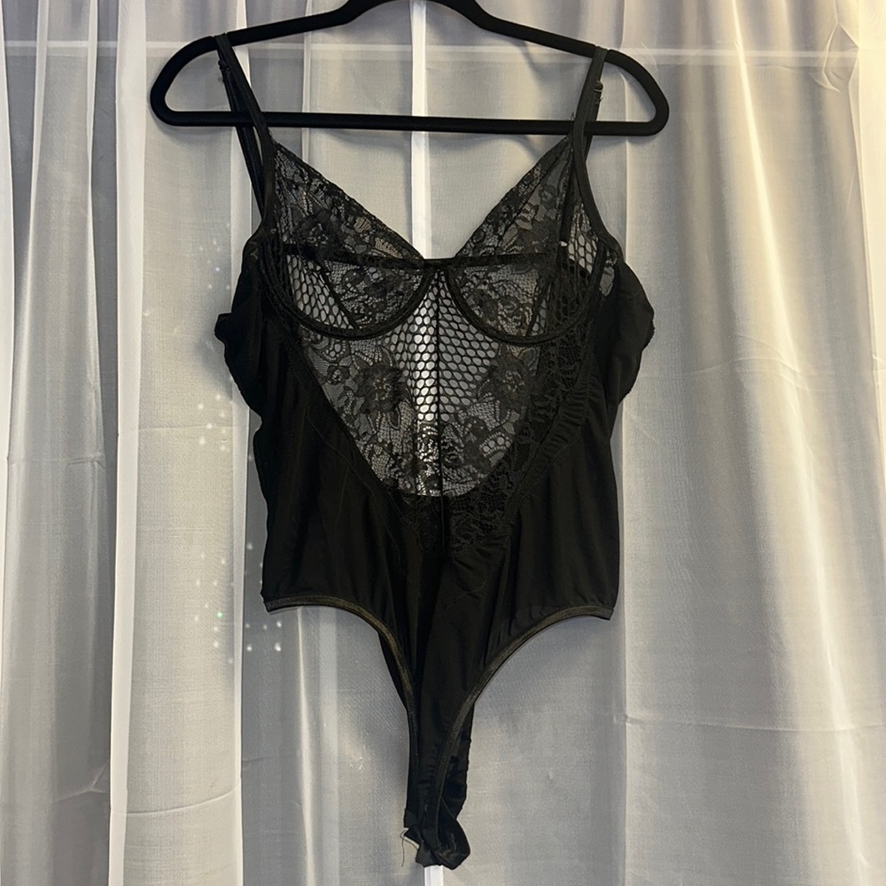1X Babydoll lace bodysuit